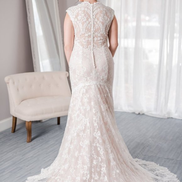 Maggie Sottero Londyn Wedding Dress, Size 12 - Picture 4 of 5